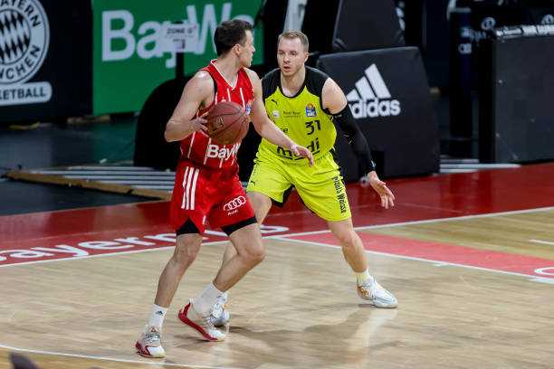 硬生生逼平 硬生生逼平