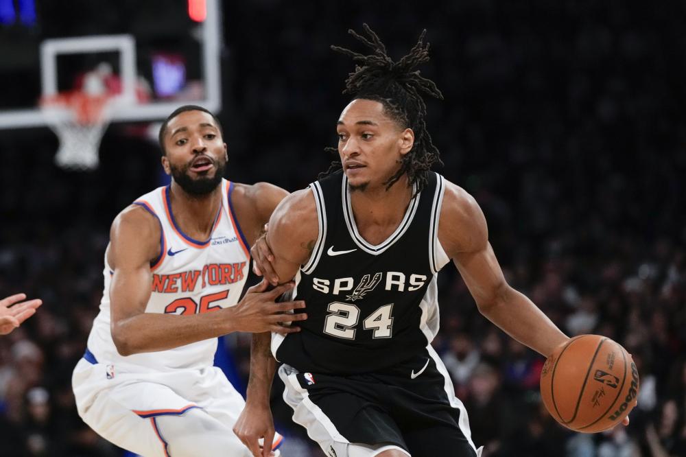 现出强大的 现出强大的