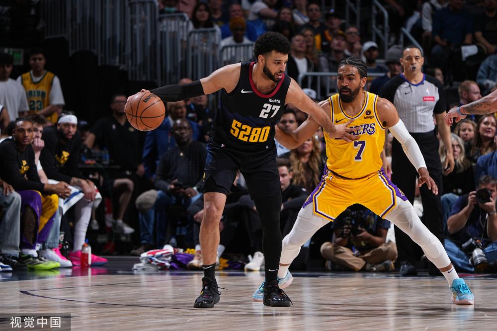 随着比赛进 随着比赛进