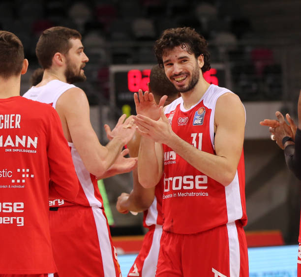 格的肯定 格的肯定